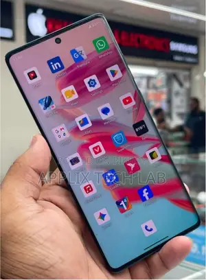 মোটরোলার এজ ৫০ ফিউশন ৫১২ জিবি নীল