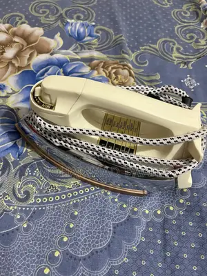 ব্যবহৃত ইলেকট্রিক আয়রন (অকেজো)