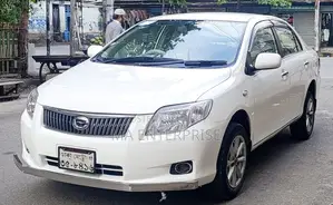 টয়োটা অ্যাক্সিও ২০০৮ সাদা
