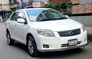 টয়োটা অ্যাক্সিও ২০০৮ সাদা