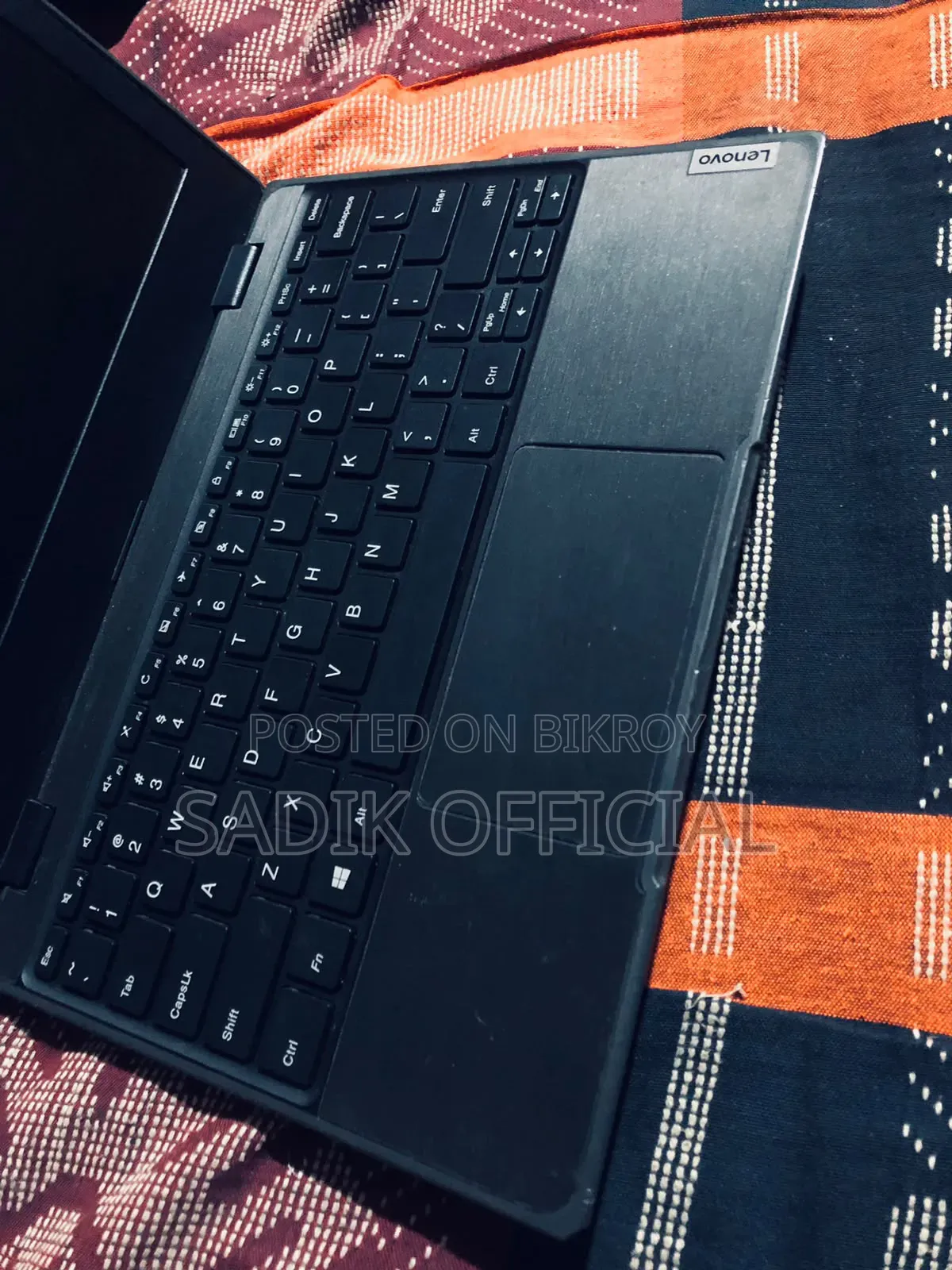 Laptop Lenovo 300e 4GB Intel Core I3 HDD+SSD 72GB