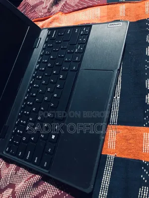Laptop Lenovo 300e 4GB Intel Core I3 HDD+SSD 72GB