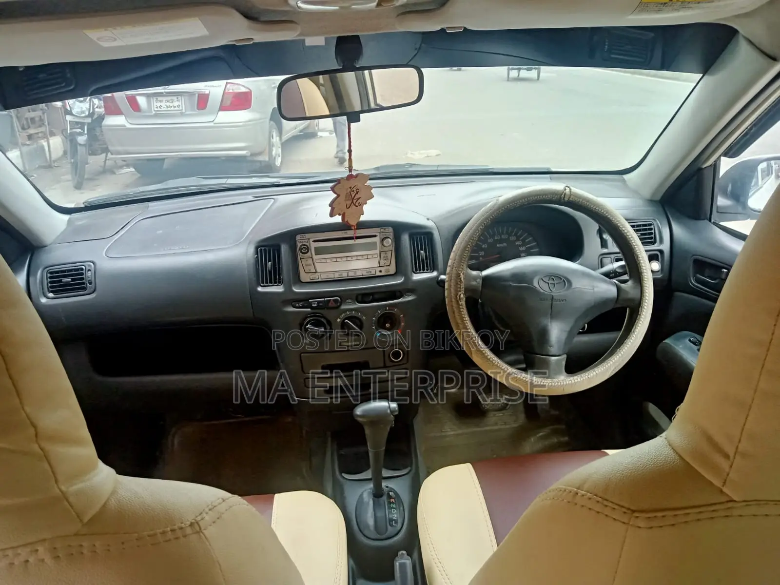 টয়োটা প্রবক্স ২০০৪ সাদা