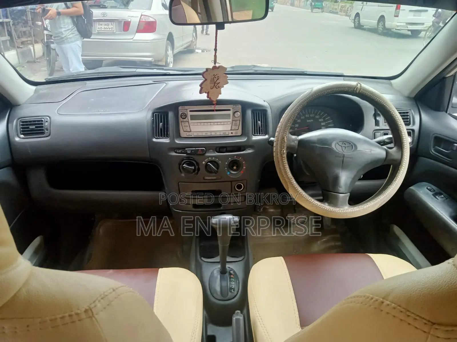 টয়োটা প্রবক্স ২০০৪ সাদা