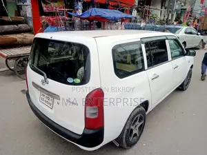 টয়োটা প্রবক্স ২০০৪ সাদা