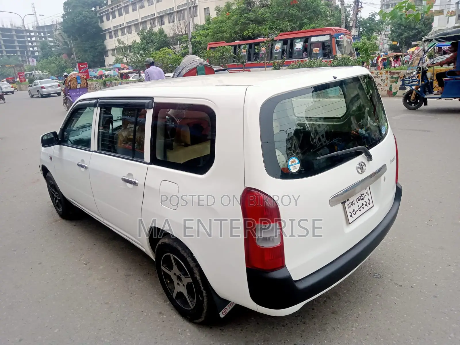 টয়োটা প্রবক্স ২০০৪ সাদা
