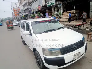 টয়োটা প্রবক্স ২০০৪ সাদা