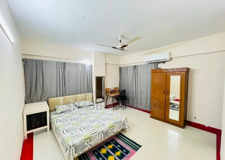বসুন্ধরায় ৩ বেডরুমের ফার্নিশড অ্যাপার্টমেন্ট ভাড়ার জন্য