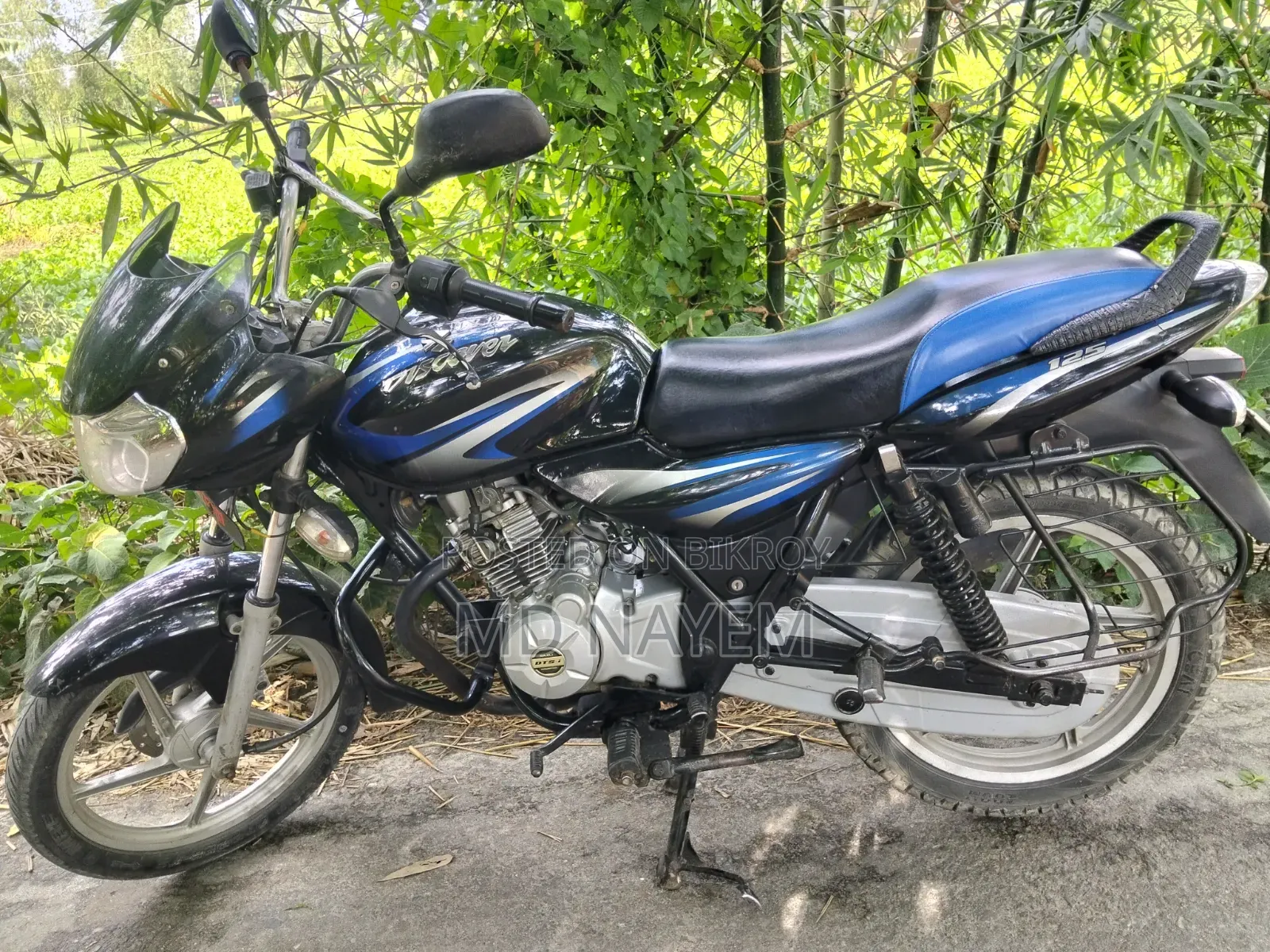 বাজাজ ডিসকভার ১২৫ ২০১৬ কালো