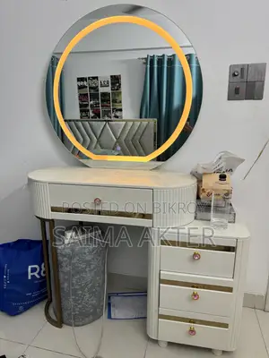 ভ্যানিটি এবং ড্রেসিং টেবিল
