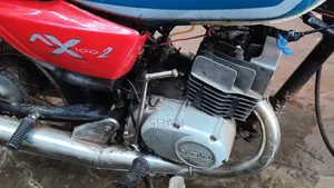 সুজুকি ১৯৮৯ নীল