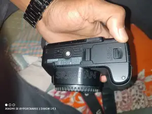 Canon 200D