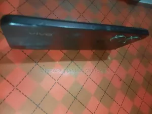 Vivo Y18 128 GB ব্রোঞ্জ