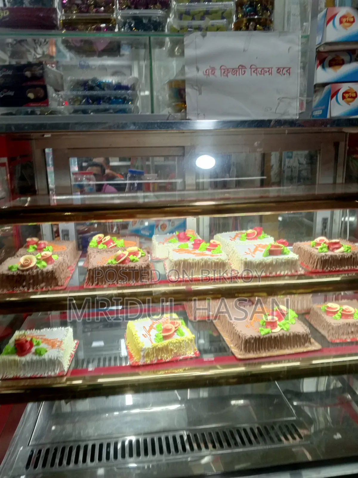 A Good Refrigerator Suitable for Confectionery Shops