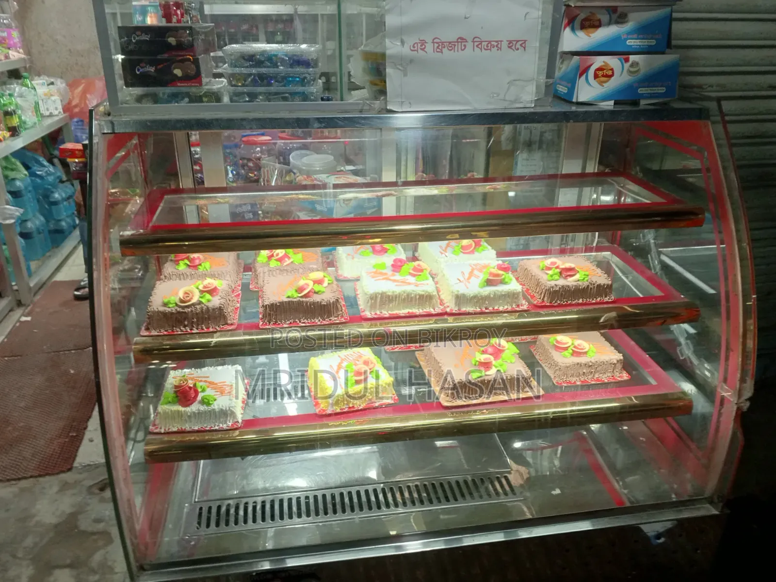 A Good Refrigerator Suitable for Confectionery Shops