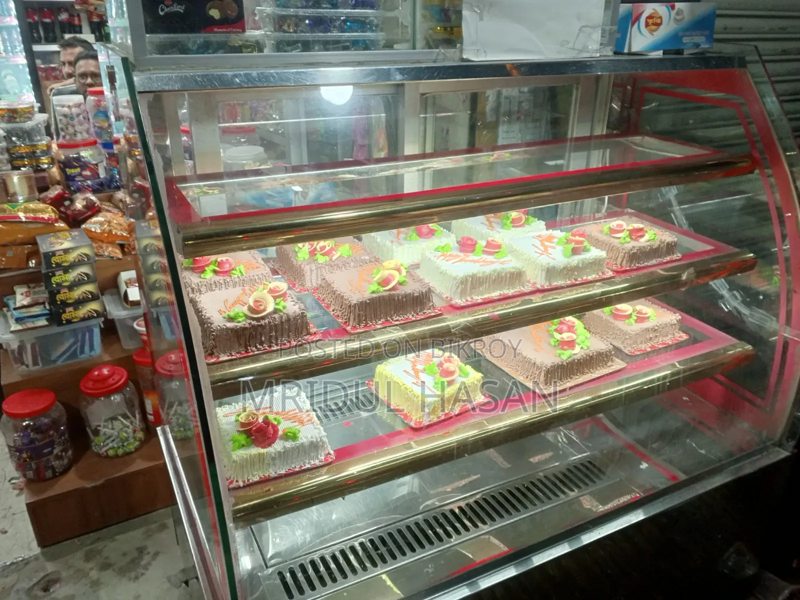 A Good Refrigerator Suitable for Confectionery Shops