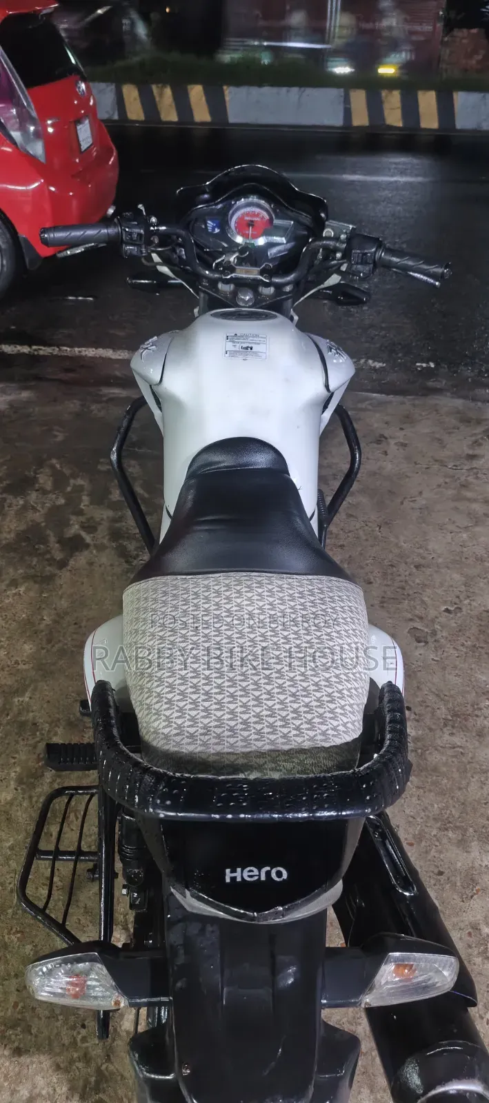 হিরো হাংক ২০১৮ সাদা