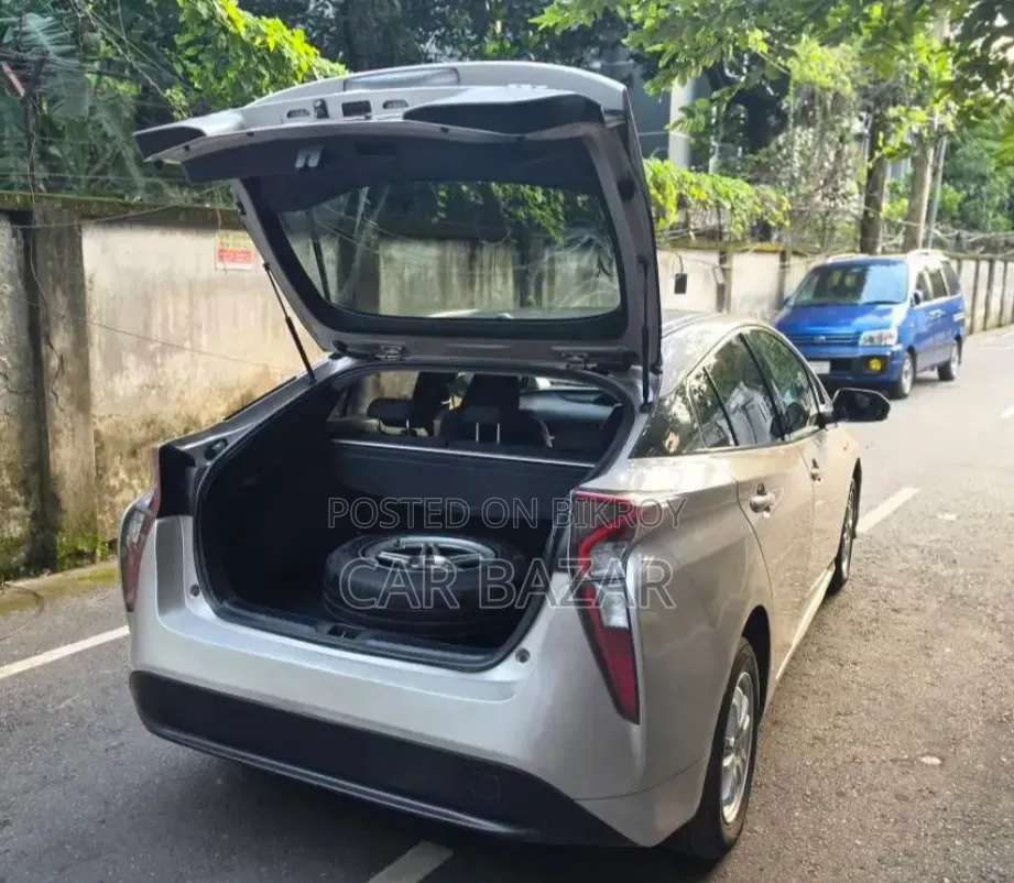 Toyota Prius Four Touring 2018 Gold