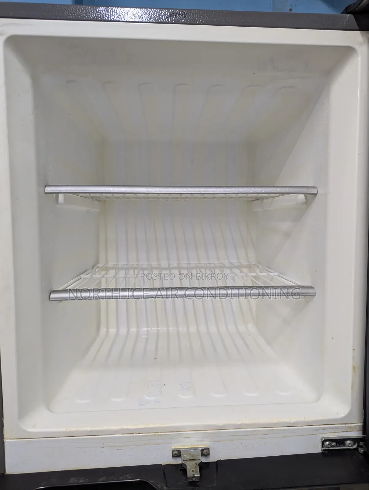 Walton Glass Door Frost Fridge 380 Ltr.