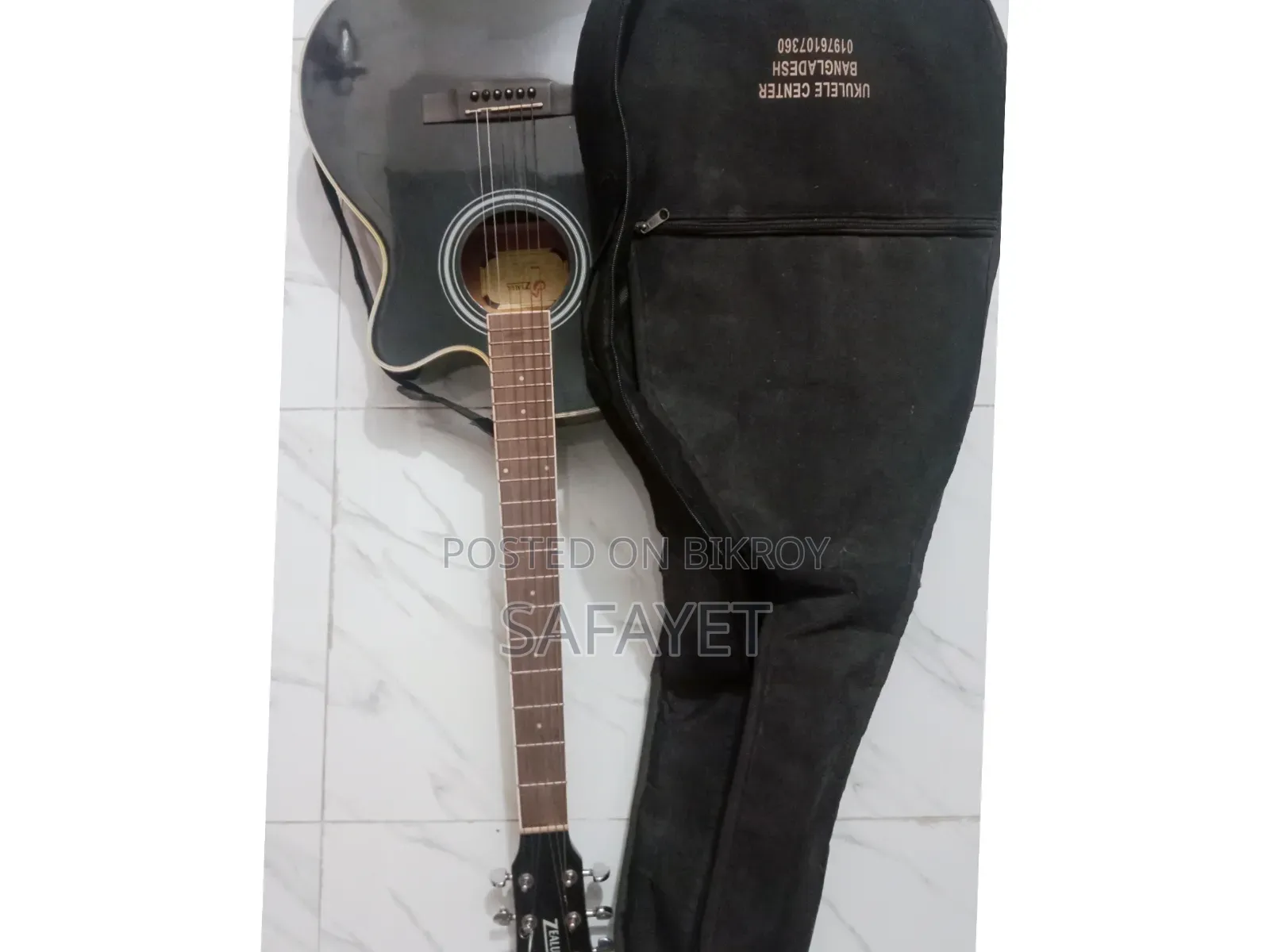 Zealux Acoustic Guitar Black (With Bag Pick)