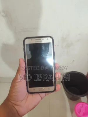 Samsung Galaxy J7 16 GB Gold