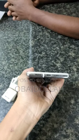 মোবাইল ফোন ১২৮ জিবি