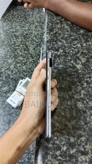মোবাইল ফোন ১২৮ জিবি