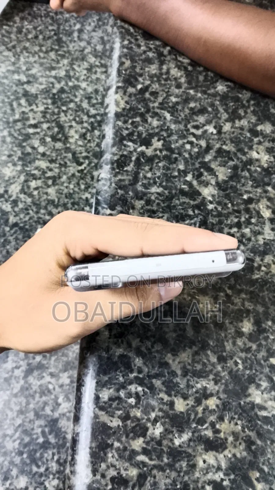 মোবাইল ফোন ১২৮ জিবি