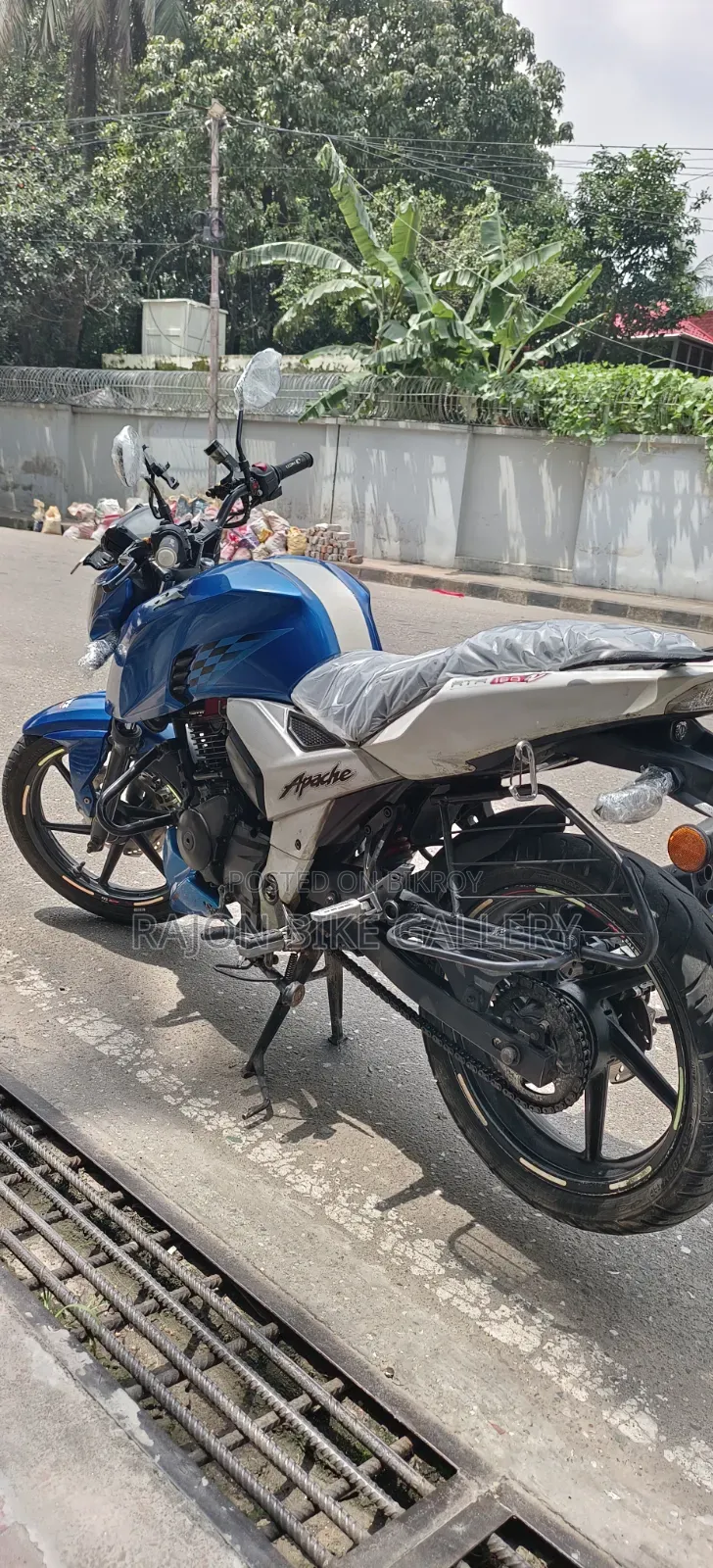 TVS Apache 160 4V 2019 Blue