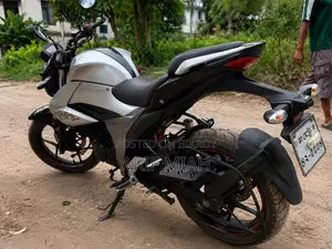 Suzuki Gixxer 2022 Silver