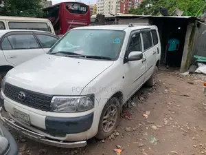 টয়োটা প্রোবক্স ২০০৩ সাদা