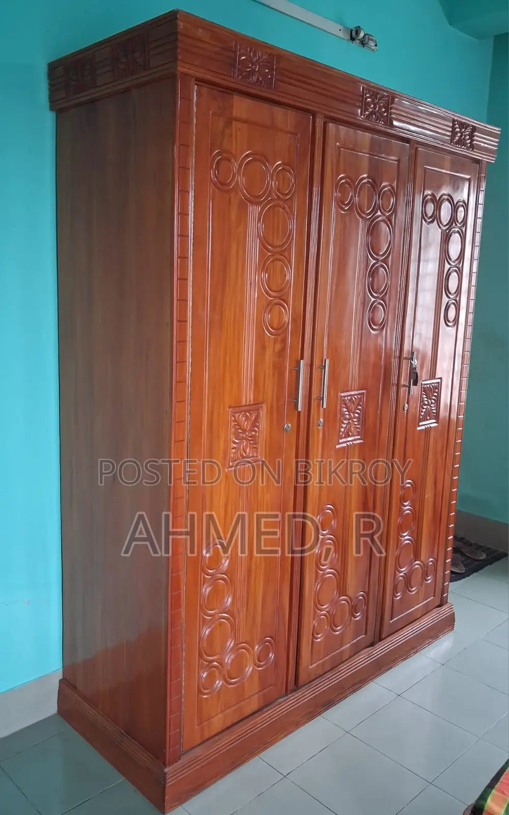 Almirah (Three Doors)