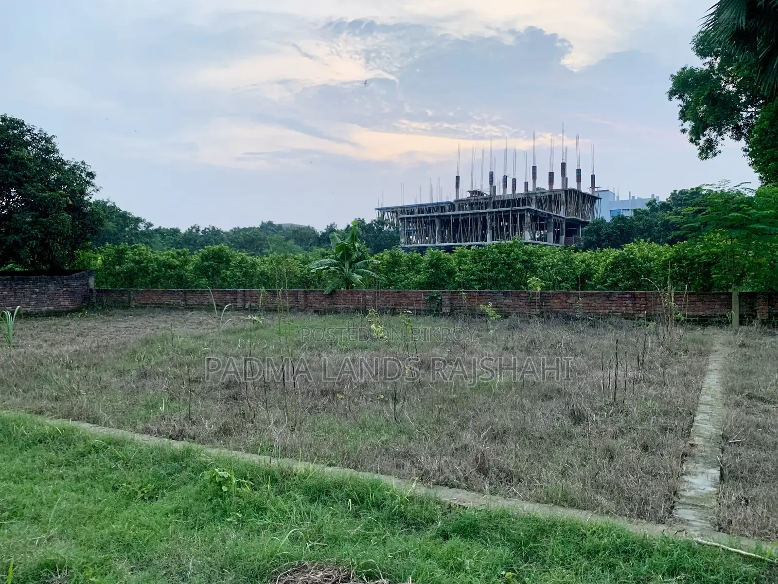 নাদের হাজীর মোড় (বিমান চত্বর রোড) এর পাশে রেডি প্লট বিক্রি