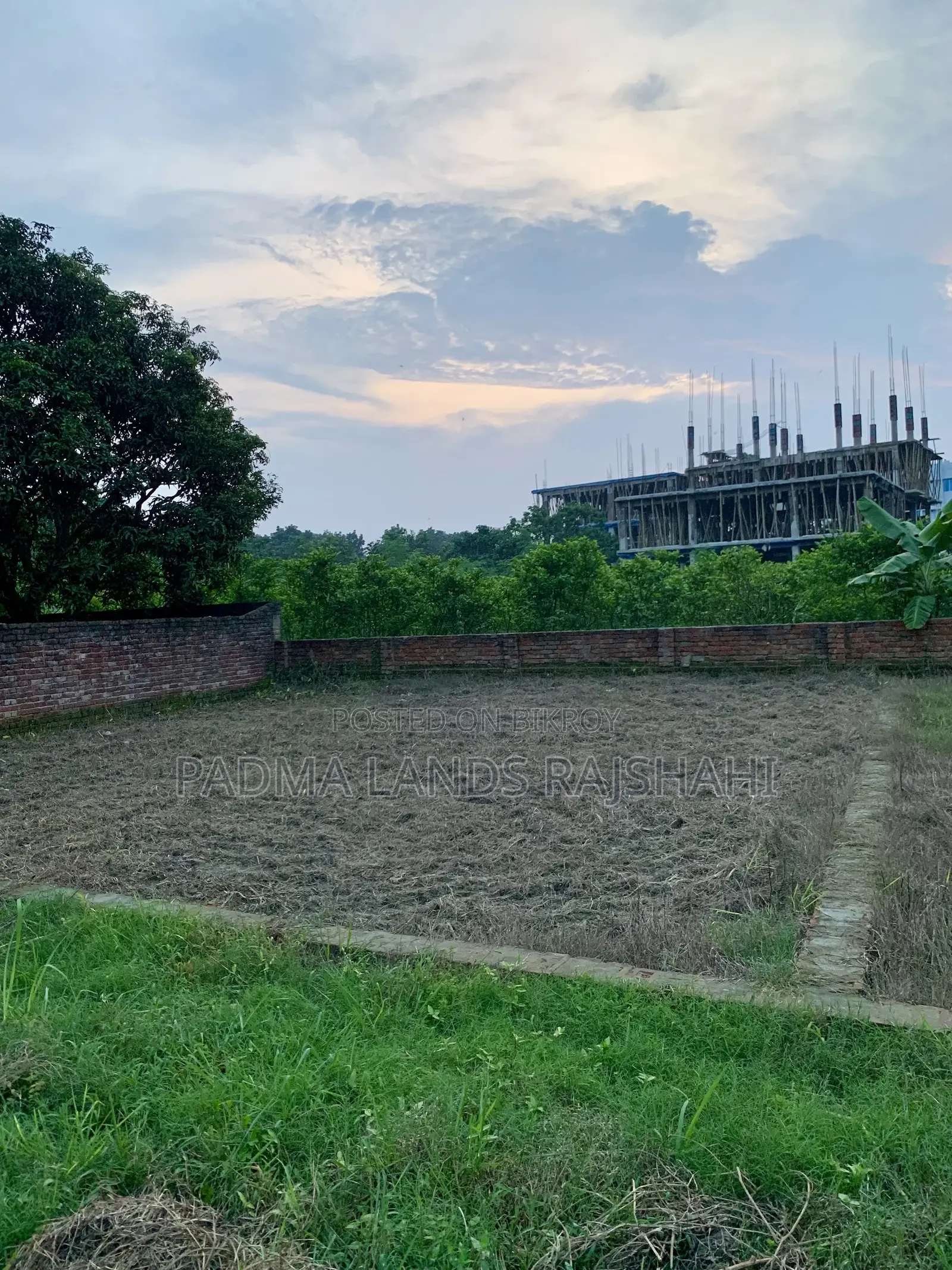 নাদের হাজীর মোড় (বিমান চত্বর রোড) এর পাশে রেডি প্লট বিক্রি