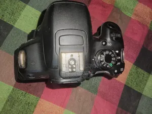 Canon 700D