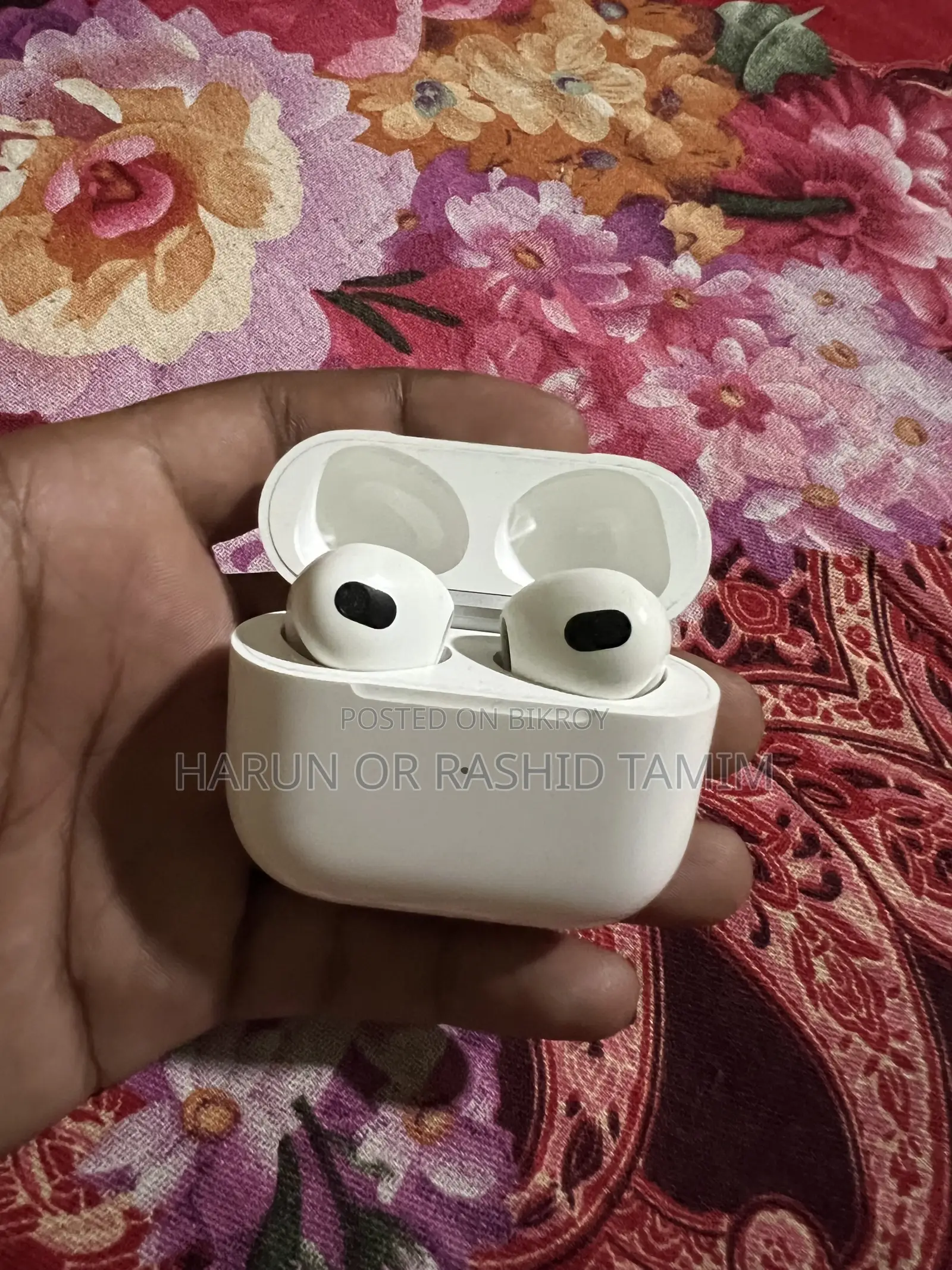 অ্যাপল এয়ারপডস ৩