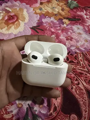 অ্যাপল এয়ারপডস ৩