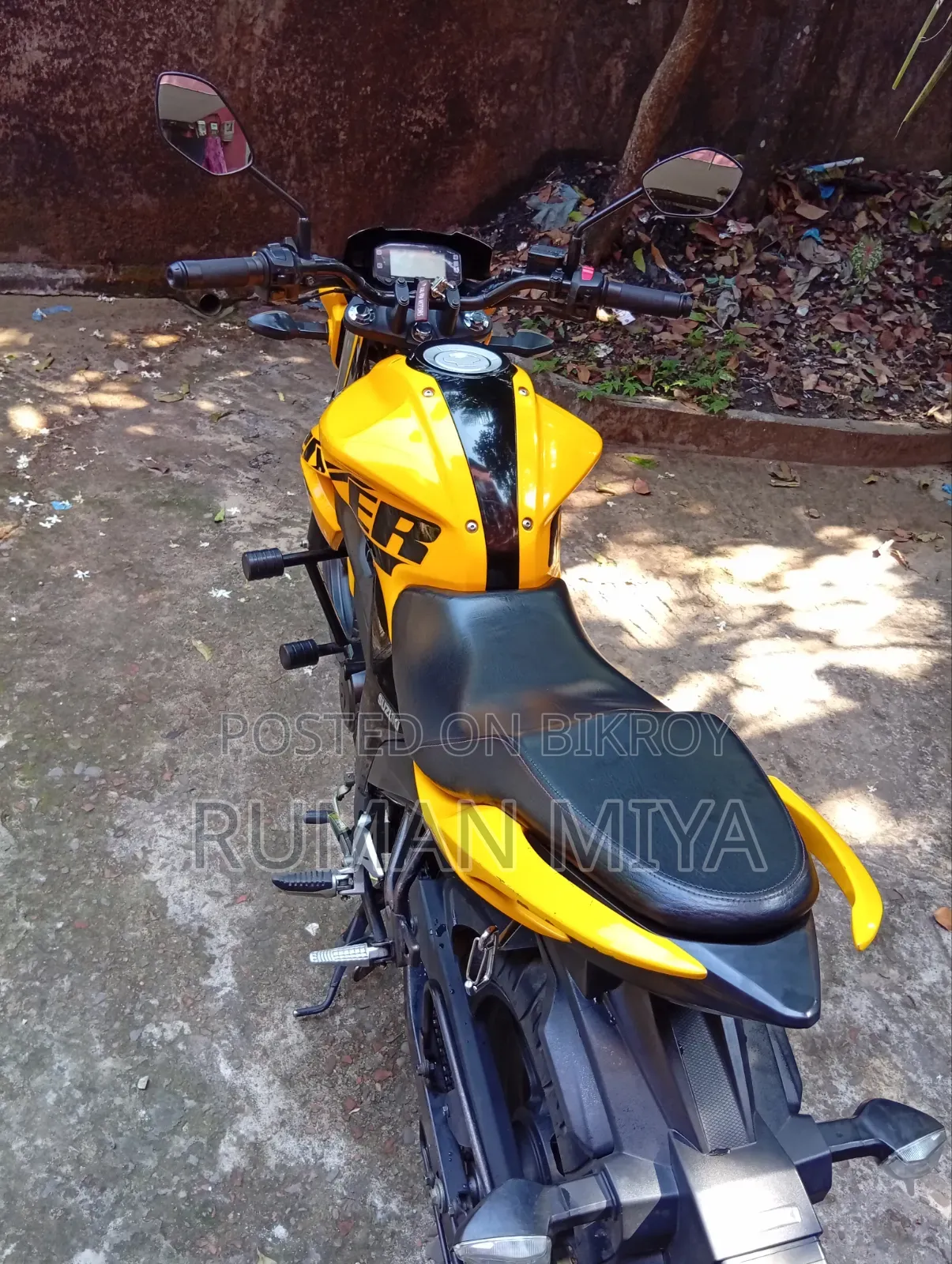 সুজুকি জিক্সার ২০২৩ ইয়েলো