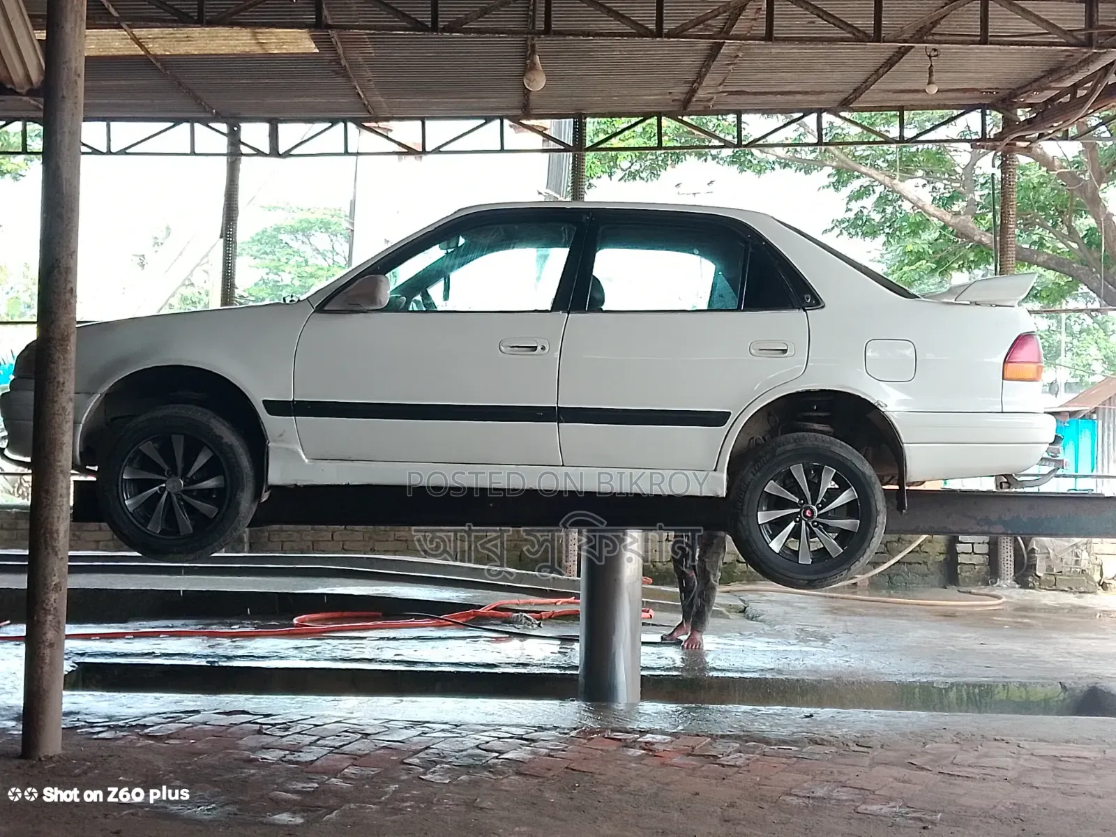টয়োটা করোল্লা ১৯৯৭ হোয়াইট