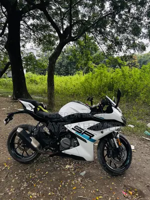 CFMoto 300SR 2025 White