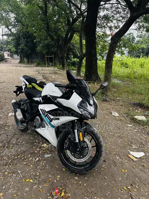 CFMoto 300SR 2025 White