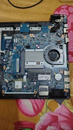 Laptop 4GB Intel Pentium SSD 500GB