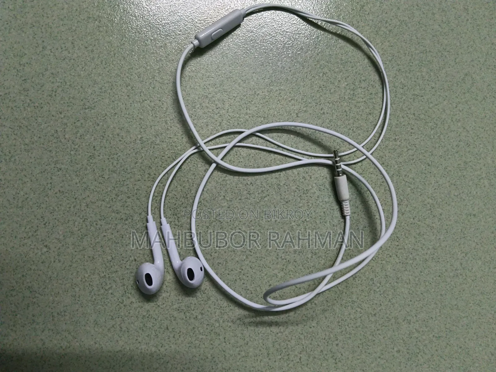 Headphone