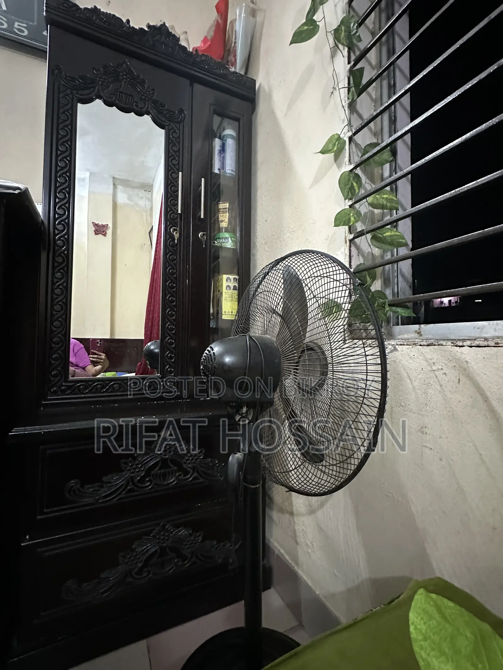 ড্রেসিং টেবিল