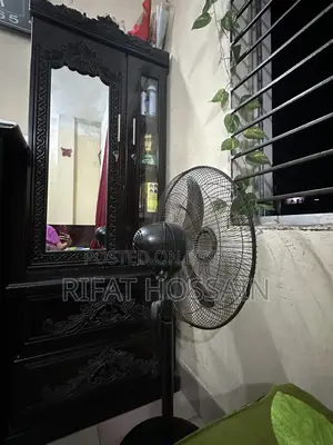 ড্রেসিং টেবিল