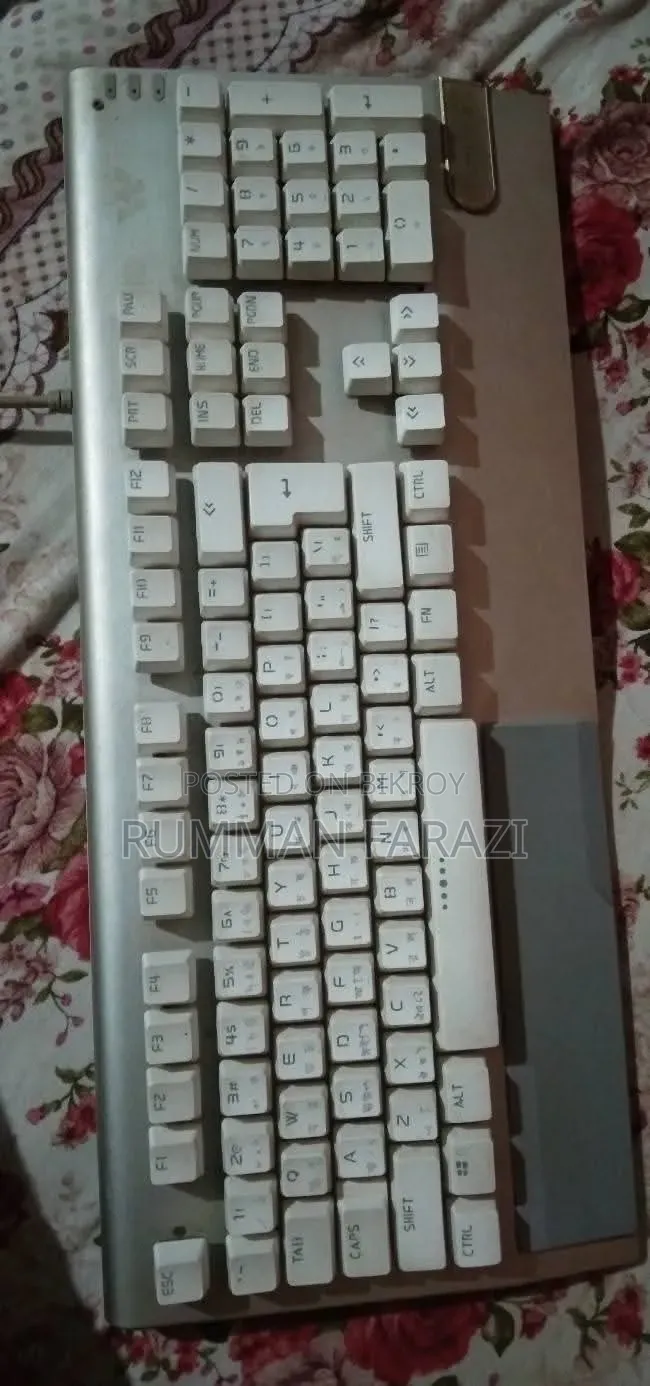 সেমি মেকানিক্যাল কিবোর্ড