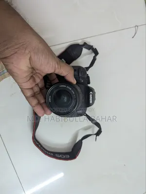 Canon 700D DSLR Camera