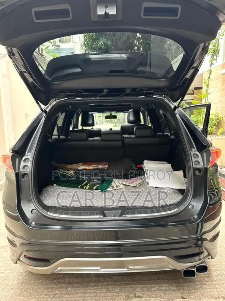 টয়োটা হ্যারিয়ার ২.০ ২০১৪ কালো