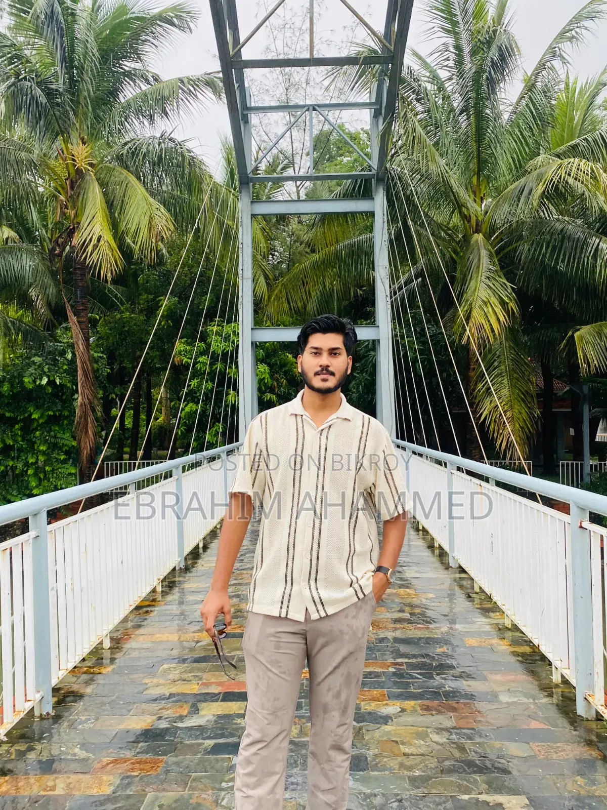 কাস্টমার সার্ভিসেস