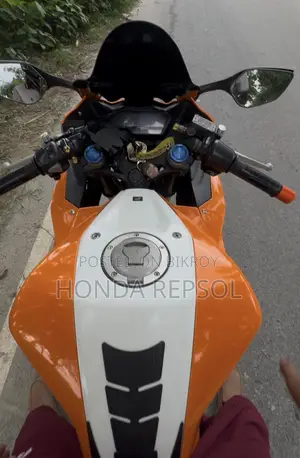 Honda CBR 2022 Orange
